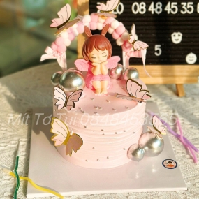 BÁNH KEM BÚP BÊ CÁNH BƯỚM MÀU HỒNG