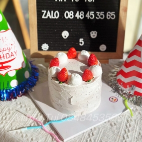 BÁNH KEM DÂU TÂY TƯƠI CHO PHÁI NỮ