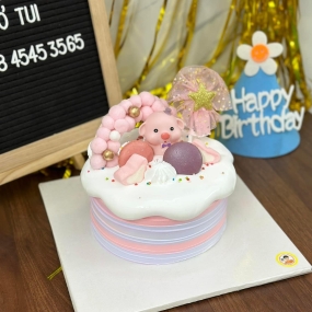 BÁNH KEM CHÚ HEO DỄ THƯƠNG