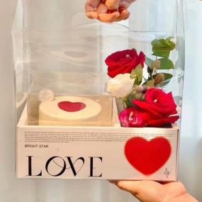 BÁNH VÀ HOA TẶNG MẸ/ BẠN GÁI LỄ 20/10